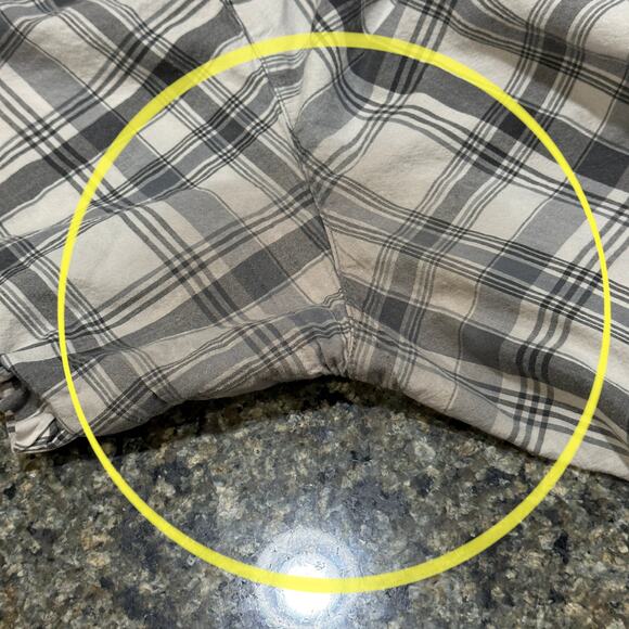 Columbia Shirt Mens XL Gray White Plaid Short Sleeve Button Up STAIN UNDERARM - Picture 5 of 5